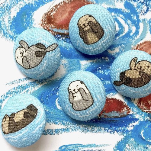 5 boutons recouvert en tissu loutre animaux 1.9 cm bleu