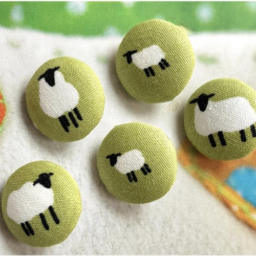 5 boutons recouvert en tissu mouton animaux 1.9 cm vert blanc