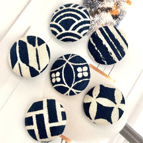 6 boutons recouvert en tissu vague traditionnel motif japonais bleu marine 2 cm