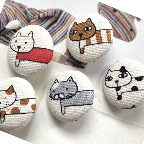 5 boutons recouvert en tissu kawaii chat japonais beige noir 2.5 cm