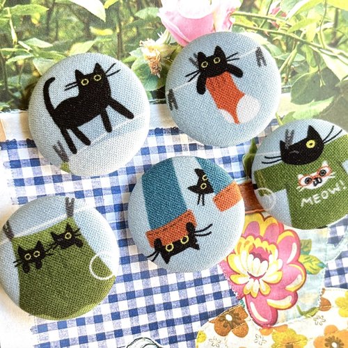 5 boutons recouvert en tissu kawaii chat vetement 3.2 cm bleu