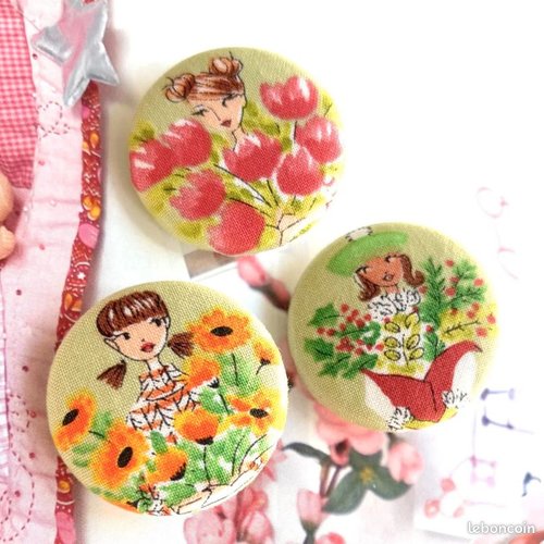 3 gros boutons recouvert en tissu fleur et fille été vert rouge 3.8 cm