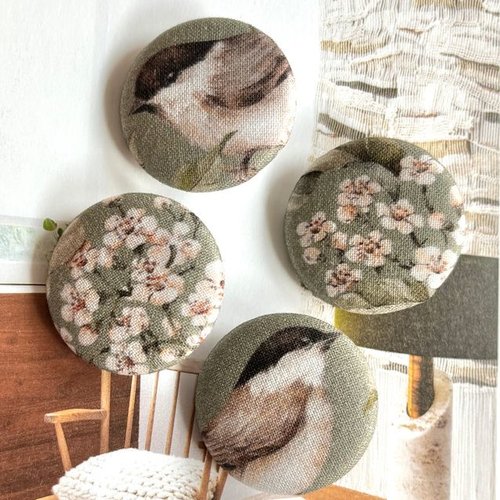 4 gros boutons recouvert en tissu oiseaux fleur vert olive 3.8 cm