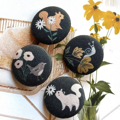 4 gros boutons recouvert en tissu renard chat oiseau 3.2 cm