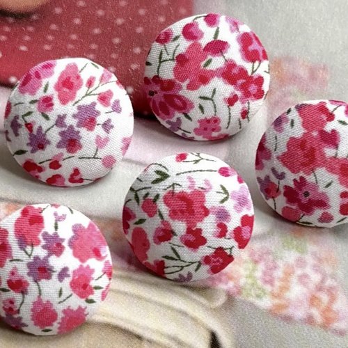 5 boutons recouvert en tissu liberty of london fleur rose rouge blanc 2 cm