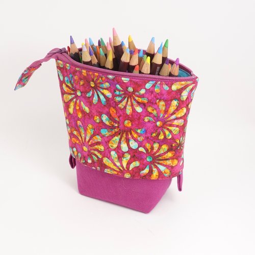 Trousse à crayons verticale, pot à crayons, tissu batik aux effets d'aquarelle