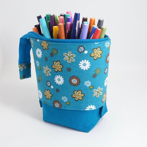Trousse à crayons verticale transformable en pot, tissu renforcé bleu turquoise et brun