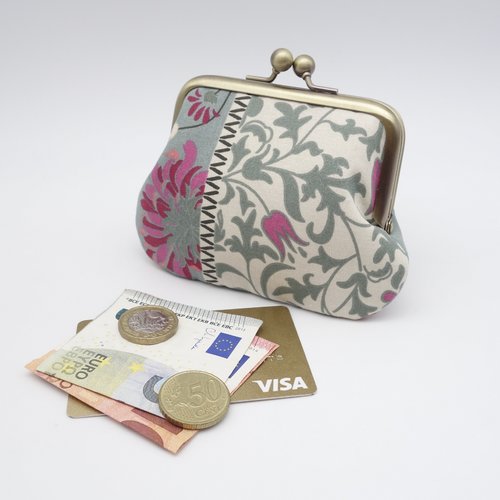 Porte-monnaie gris à fermoir retro, motif végétal gris, rose et vert mousse, 2 compartiment pour cartes bancaires et monnaie
