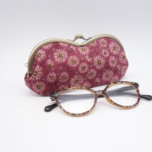 Étui à lunettes pour femme à grand fermoir en métal, pochette matelassée, tissu fleuri prune et rose tendre
