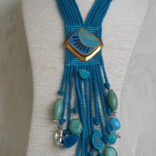 Collier style indonésien turquoise avec empiècement en laiton et perles verre / céramique 