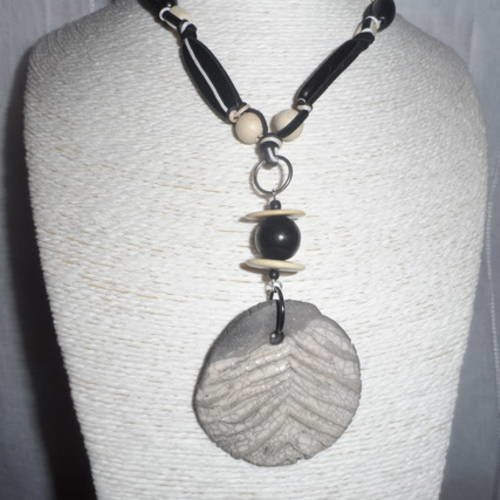 Collier cercle céramique raku et perles en bois "jihane " 