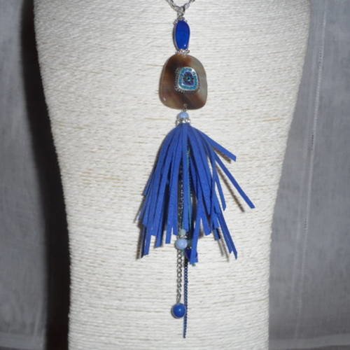 Collier / sautoir " sabrina " nacre, céramique, perles et pompon bleu 