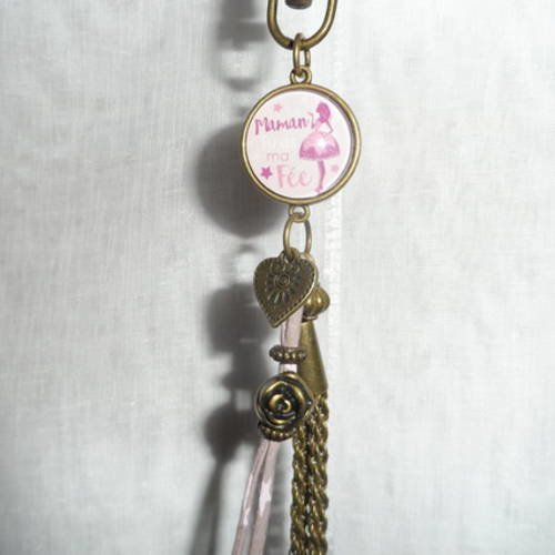Porte clés / bijou de sacs cabochon " maman tu es ma fée  " métal couleur bronze et pendants roses 