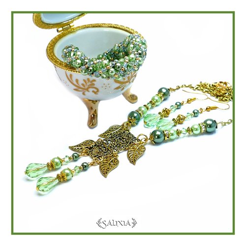 Collier "valeria" cristal perles nacrées mousqueton et chaine en acier inoxydable doré (#c25 p24)