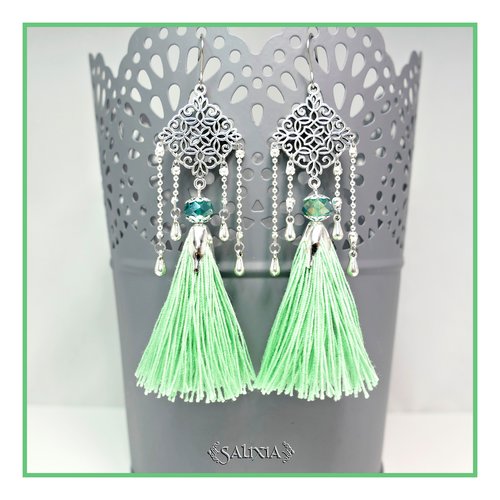 Boucles d'oreilles pompons vert jade et perles émeraude, crochets en acier inoxydable (#bo-p12)