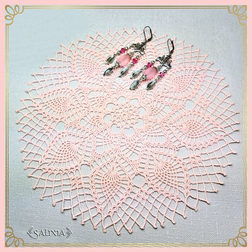 Napperon dentelle au crochet d'art rose poudré 22 cm