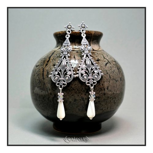 Pièce unique - boucles d'oreilles renaissance laiton plaqué argent cristal goutte nacre puces dormeuses ou crochets au choix (#bo294)