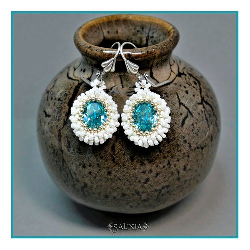 Pièce unique - boucles d'oreilles cabochons cristal turquoise sertis rocaille ivoire nacré dormeuses plaquées argent (#bo295)