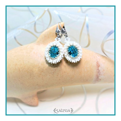 Pièce unique - boucles d'oreilles cabochons cristal turquoise sertis rocaille ivoire nacré dormeuses ou crochets au choix (#bo295)