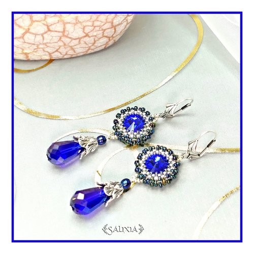 Pièce unique - boucles d'oreilles cabochons cristal bleu intense dormeuses ou crochets au choix (#bo300)