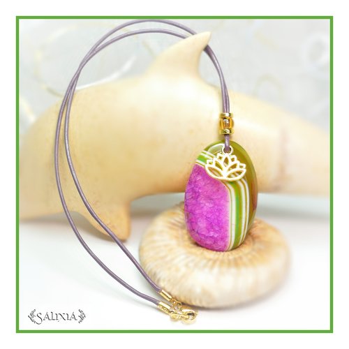 Pièce unique - collier pendentif en pierre fine d'agate striée breloque fleur de lotus (#c103)