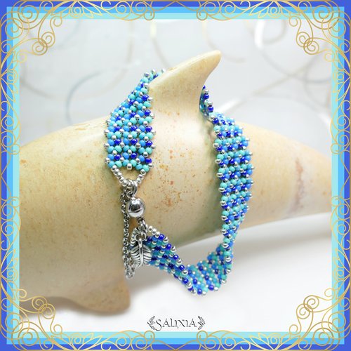 Bracelet "inaya" blue tissé à l'aiguille avec des perles en verre japonaises (#bc104 p128)
