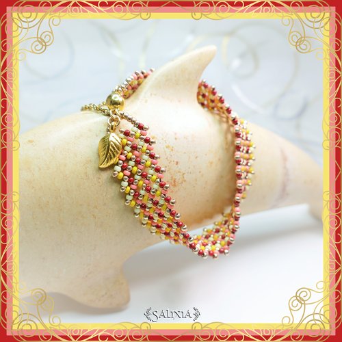 Bracelet "inaya" cherry red tissé à l'aiguille avec des perles en verre japonaises (#bc106 p130)