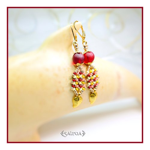Boucles d'oreilles "inaya" cherry red dormeuses dorées à l'or fin ou crochets acier inoxydable (#bo417 p130)