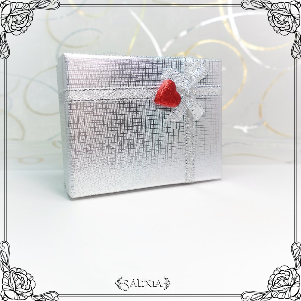 Boîte cadeau bijoux coeur aspect cuir argenté 8x8x3cm (#bt3) - Un