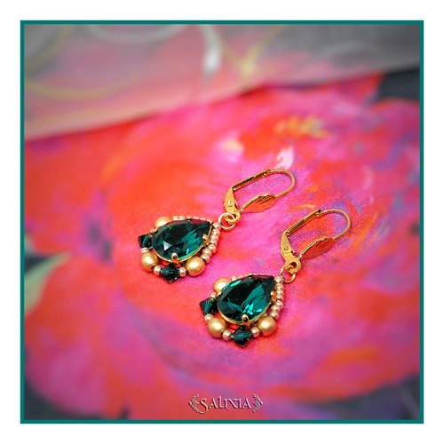 Boucles d'oreilles style victorien, cabochons cristal vert émeraude dormeuses ou crochets au choix (#bo453)