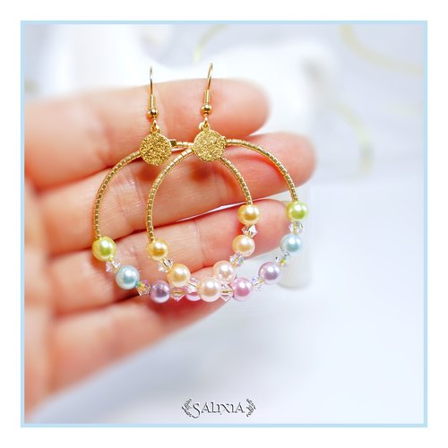 Boucles d'oreilles créoles arc en ciel pastel cristal et perles nacrées laiton doré à l'or fin (#bo504)
