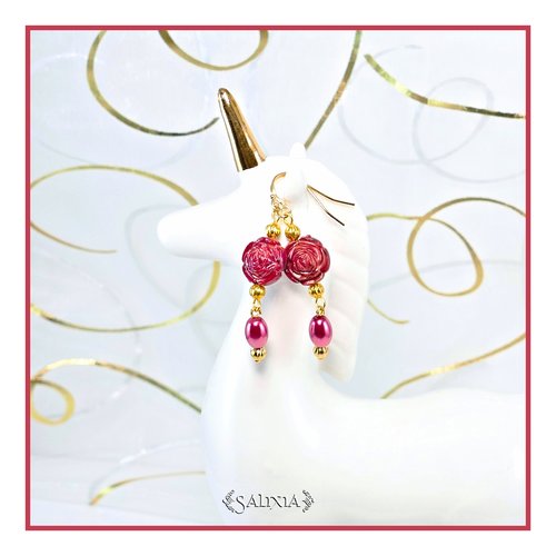 Boucles d'oreilles délicates roses carmin perles nacrées rose ancien crochets dorés à l'or fin (#bo510)