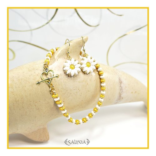 Boucles d'oreilles fleurs mila white crochets acier inoxydable doré (#bo572 p181)