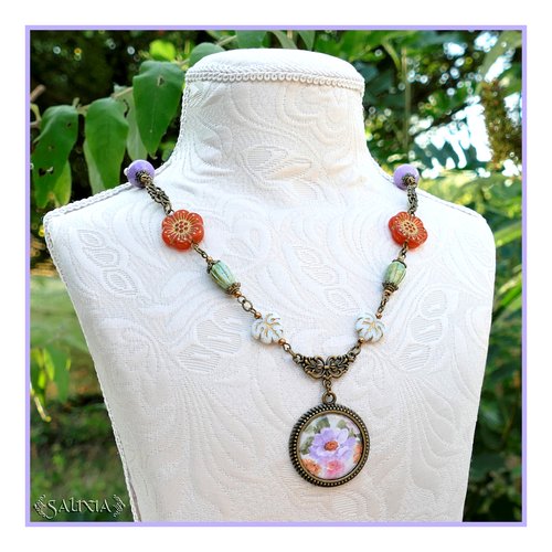 Pièce unique - collier pendentif jade lilas cabochon fleurs feuilles et fleurs de bohème, chaine et toggle bronze (#c238)