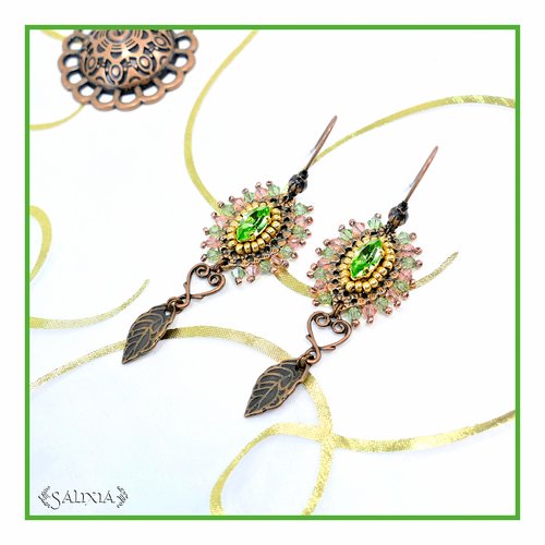 Boucles d'oreilles bohème, vintage, cristal vert péridot et rose très clair, crochets cuivre (#bo690)