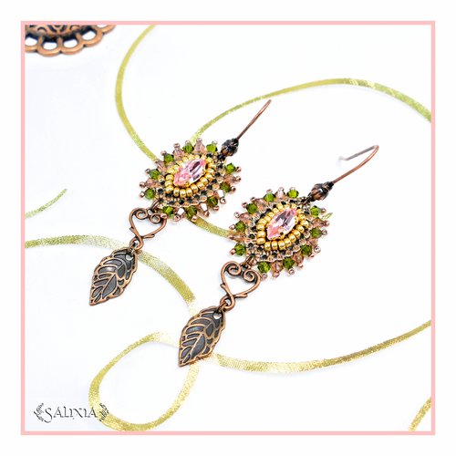 Boucles d'oreilles bohème vintage cristal vert olivine et rose clair crochets cuivre (#bo691)