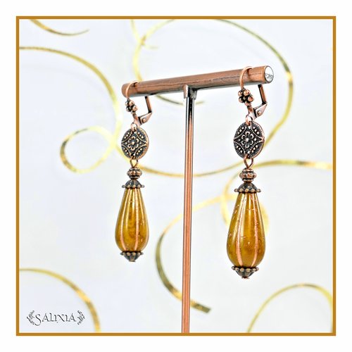 Boucles d'oreilles cuivrées, gouttes en verre de bohème patinées antiques (#bo694)