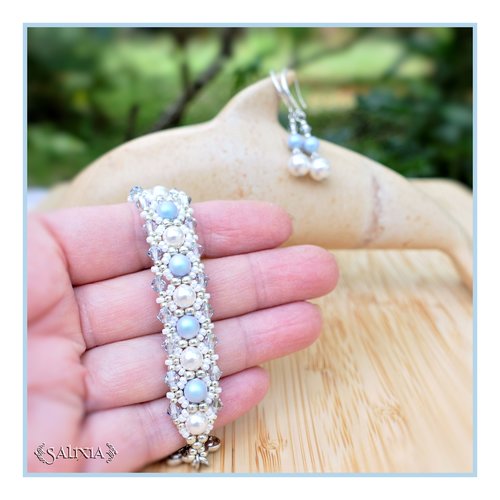 Bracelet "carolina bleu" tissé à l'aiguille cristal bleu ciel perles blanc nacré en option mousqueton (#bc231 p213)