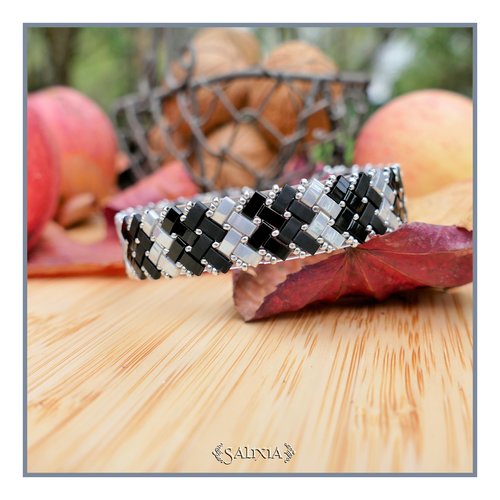 Bracelet tissé perles tila 4 rangs noir, noir mat et gris fumée fermoir mousqueton acier inoxydable (#bc254)