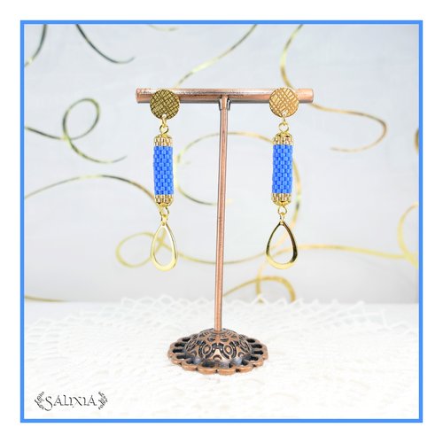 Boucles d'oreilles bleues perles tubes tissées à l'aiguille puces dormeuses ou crochets acier inoxydable doré au choix (#bo698)