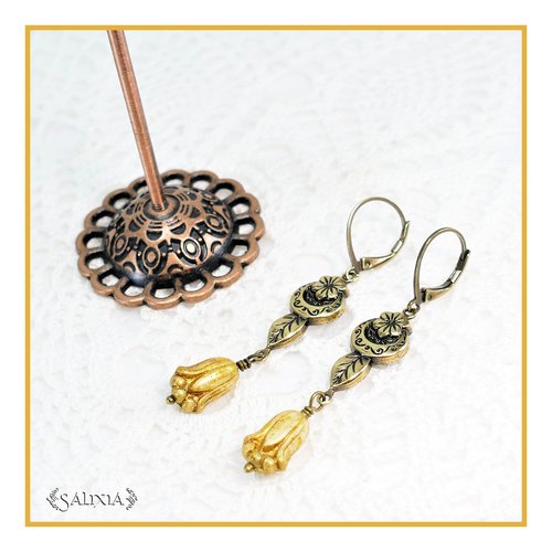 Boucles d'oreilles florales art nouveau perles de bohème fleurs laiton doré antique très haute qualité (#bo718)