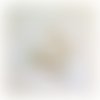 Boucles d'oreilles kara white, perles de jade, perles plaquées or 24 carats, breloques chat blanc, créoles acier inoxydable doré (#bo605)