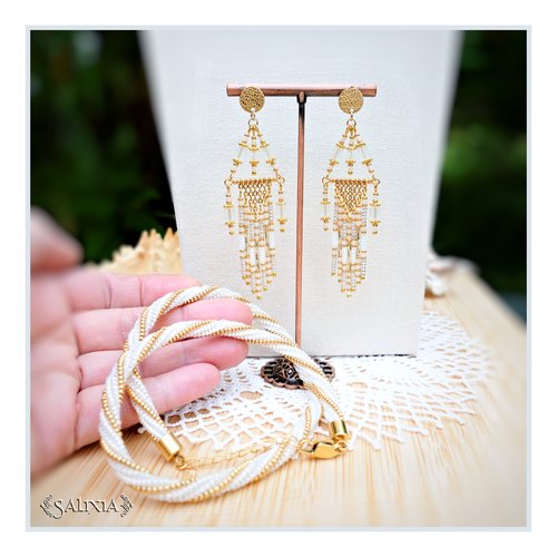 Piéce unique - collier torsadé tissé à l'aiguille perles japonaises blanc opale et doré fermoir acier inoxydable doré (#c266)