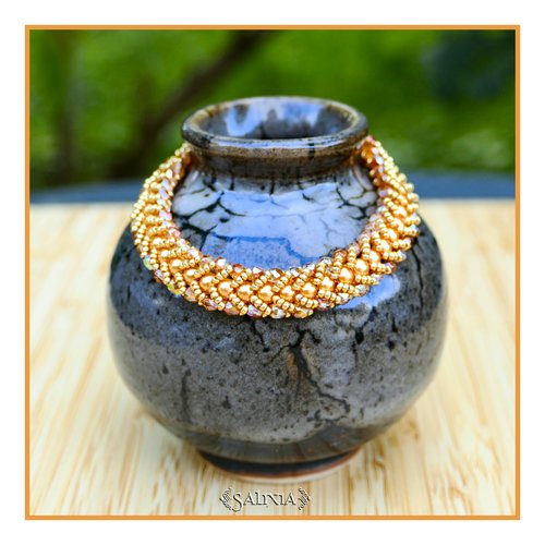 Bracelet tissé à l'aiguille perles de bohème orange aurore boréale perles nacrées or cuivré mousqueton acier inoxydable doré (#sp25)