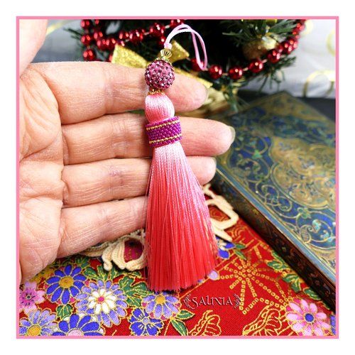 Pièce unique - bijou de portable, de sac, de rétroviseur en soie véritable rose perle strass cristal et dorées à l'or fin (#bp22)