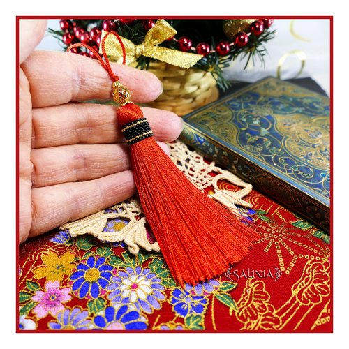 Pièce unique - bijou de portable, de sac, de rétroviseur en soie véritable rouge perles dorées à l'or fin (#bp6)