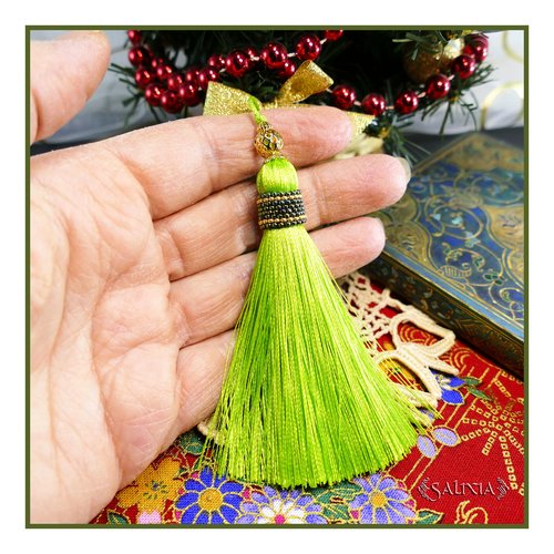 Pièce unique - bijou de portable, de sac, de rétroviseur en soie véritable anis perles dorées à l'or fin (#bp12)