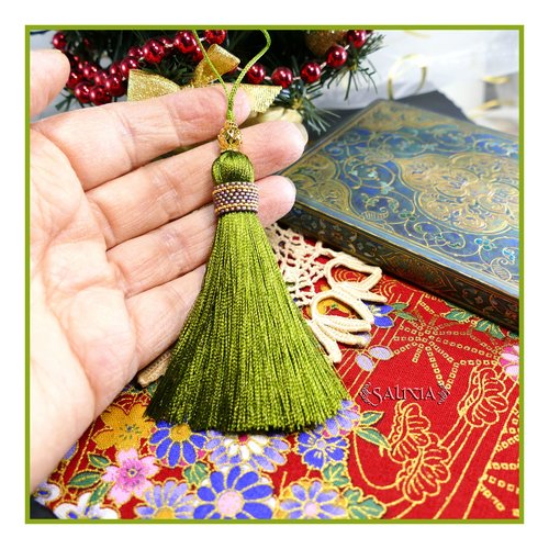 Pièce unique - bijou de portable, de sac, de rétroviseur en soie véritable vert olive perles dorées à l'or fin (#bp10)