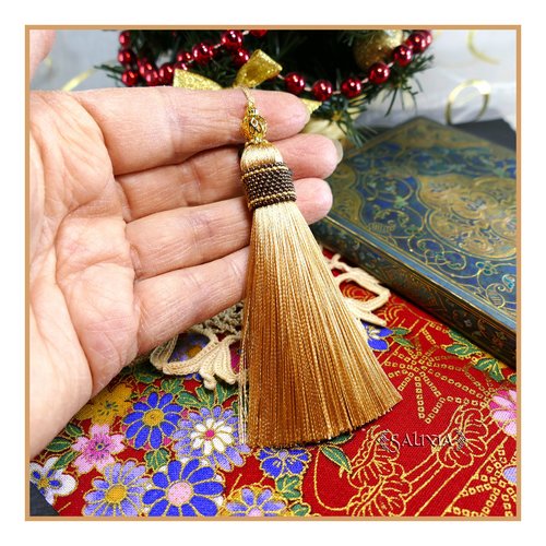 Pièce unique - bijou de portable, de sac, de rétroviseur en soie véritable caramel perles dorées à l'or fin (#bp8)