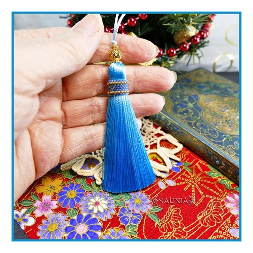 Vendu - pièce unique - bijou de portable, de sac, de rétroviseur en soie véritable turquoise perles dorées à l'or fin (#bp17)